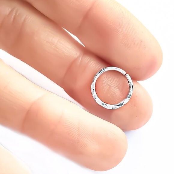 925 Sterling Silver Textured Nose Septum Ring Conch Tragus Rook Daith Earring - Picture 3 of 7